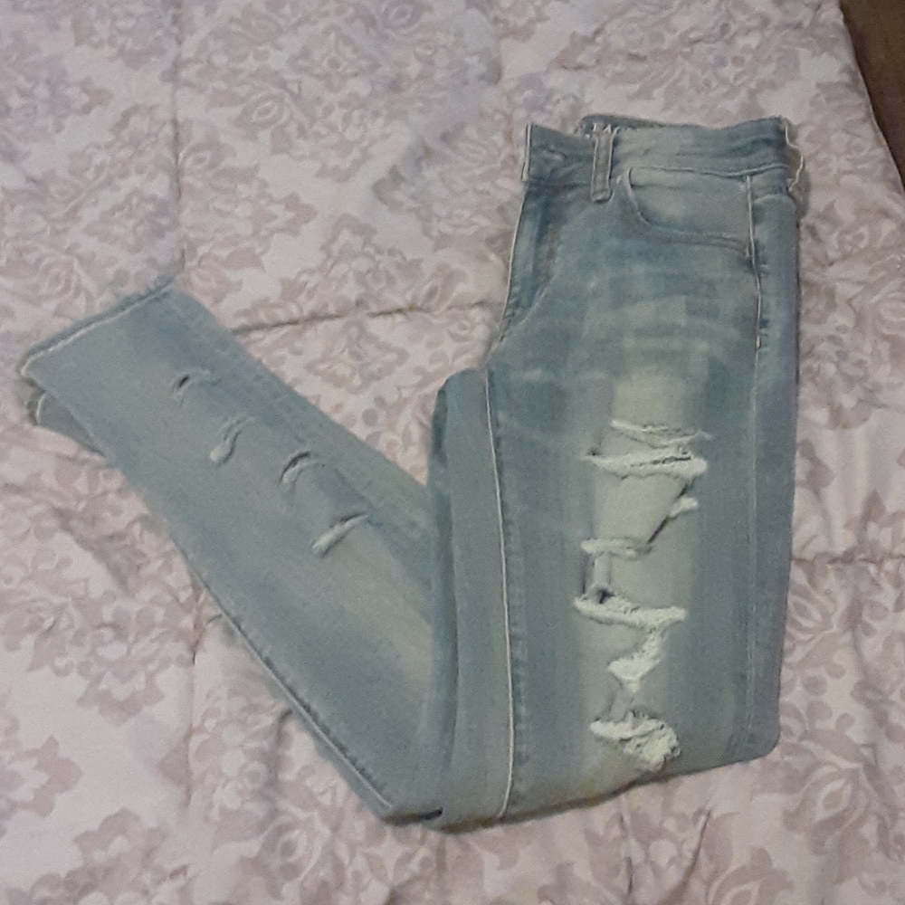 Super stretch American Eagle ripped jeans